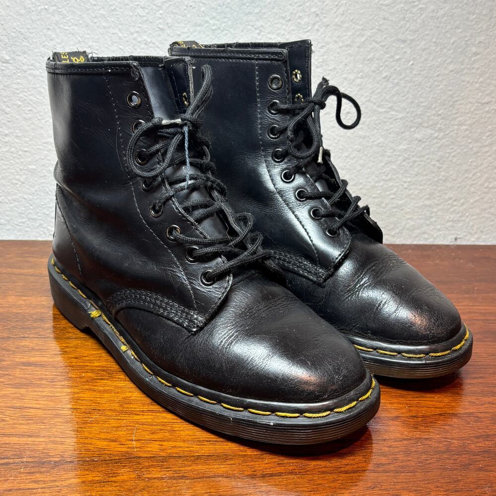 Vintage Dr. Martens Boots 9 Made in England Black Leather 8 Eye Lace Up Shoes